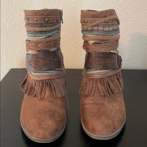 Western ankle boot